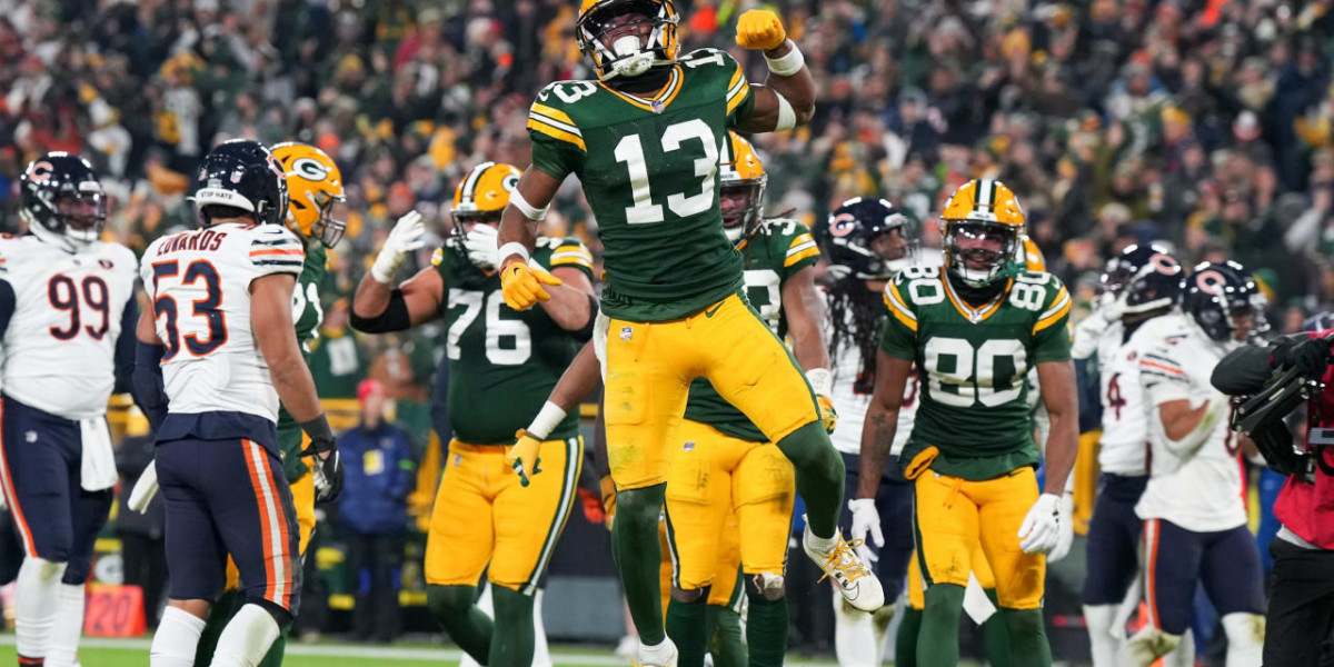 Packers return to playoffs with 10th straight win over rival Bears