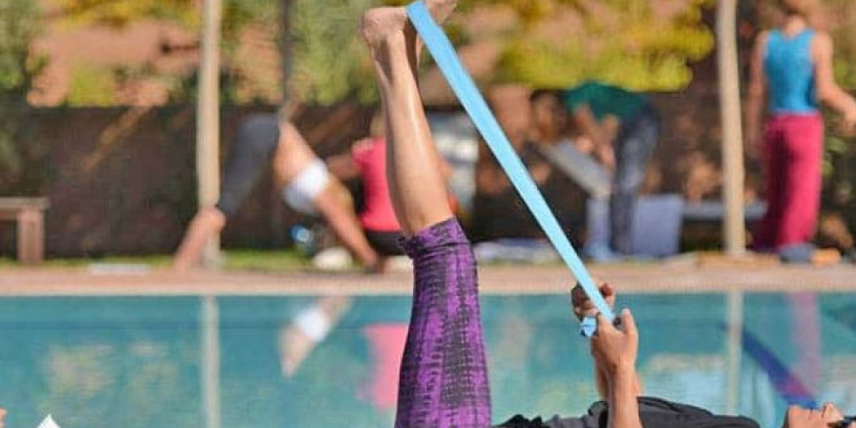 Top 200 Hour Yoga Teacher Training in Rishikesh