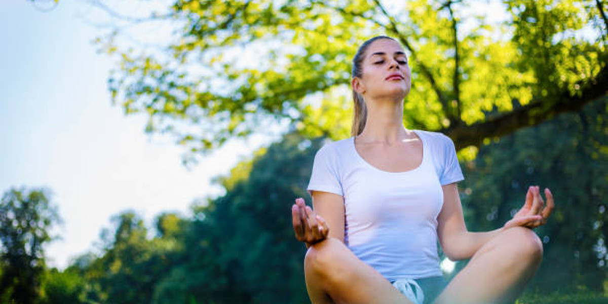 Combat Anxiety with Mindfulness: Step-by-Step Exercises for Inner Tranquility