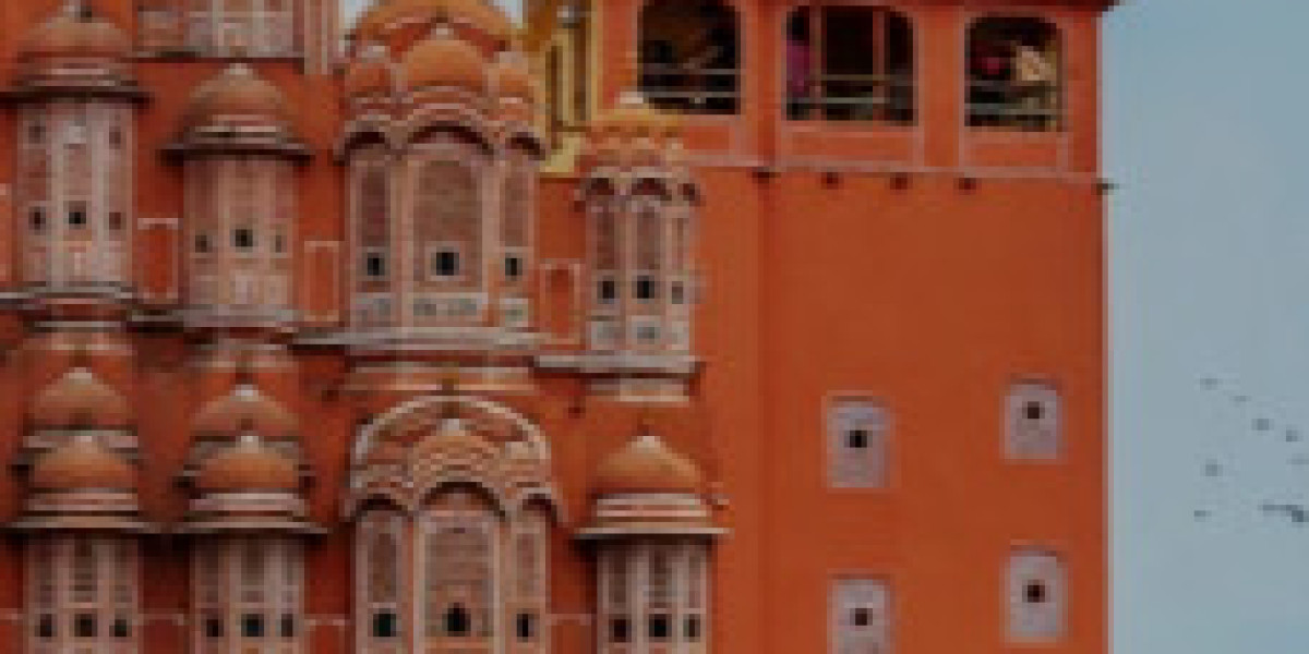 A Week of Royalty: Unraveling the Grandeur of a Luxury 6 Nights 7 Days Golden Triangle Tour