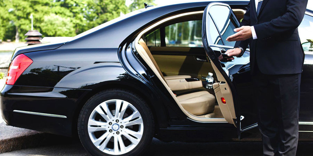 Navigating Luxury: The Ultimate Guide to Limo Service in New York City Airports