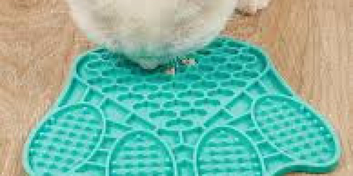 The Ultimate Guide to Choosing the Perfect Cat Food Mat