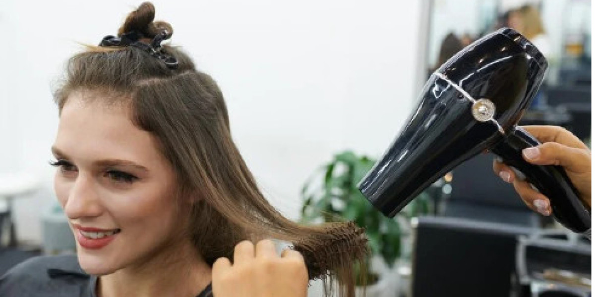 The Ultimate Guide to Volume Blowout Hair in Hollywood, FL: Achieve Glamorous Hair with Ease