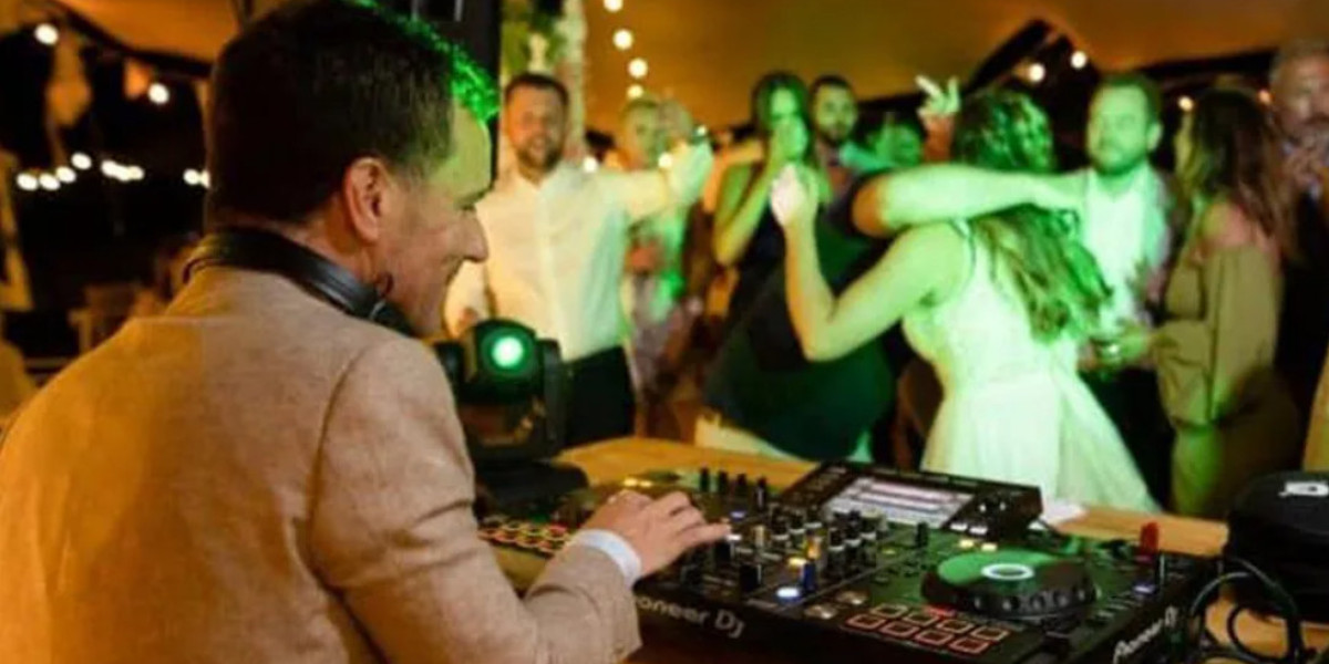 Top Reasons to Hire a Wedding DJ Essex for Your Big Day