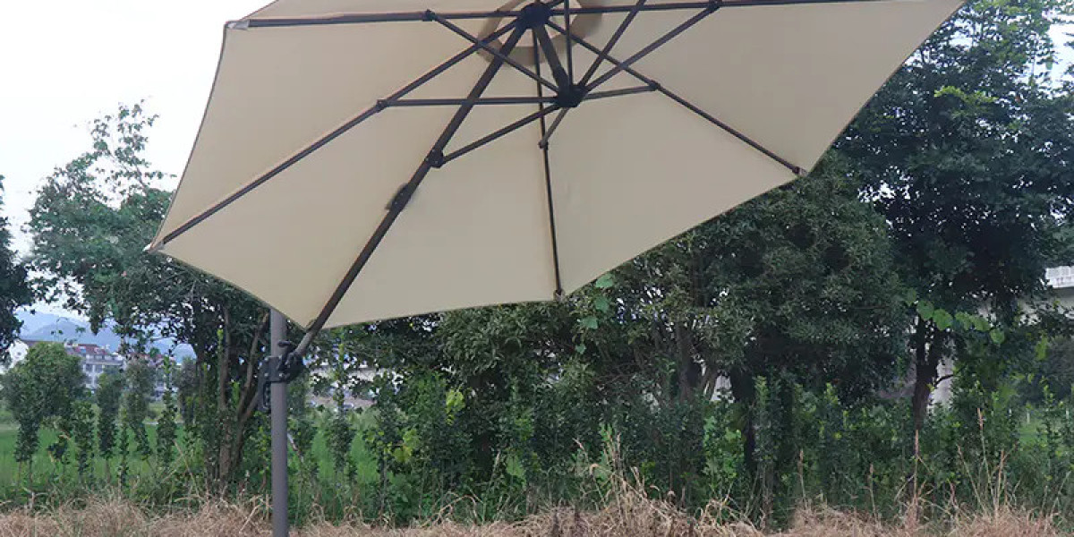 Enhancing Outdoor Spaces with an Outdoor Mini Side-Standing Roman Umbrella