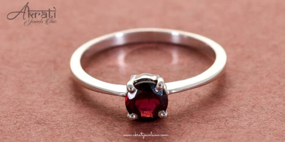 Wholesale Silver Jewelry: A Retailer’s Guide to Getting It Online the Easy Way
