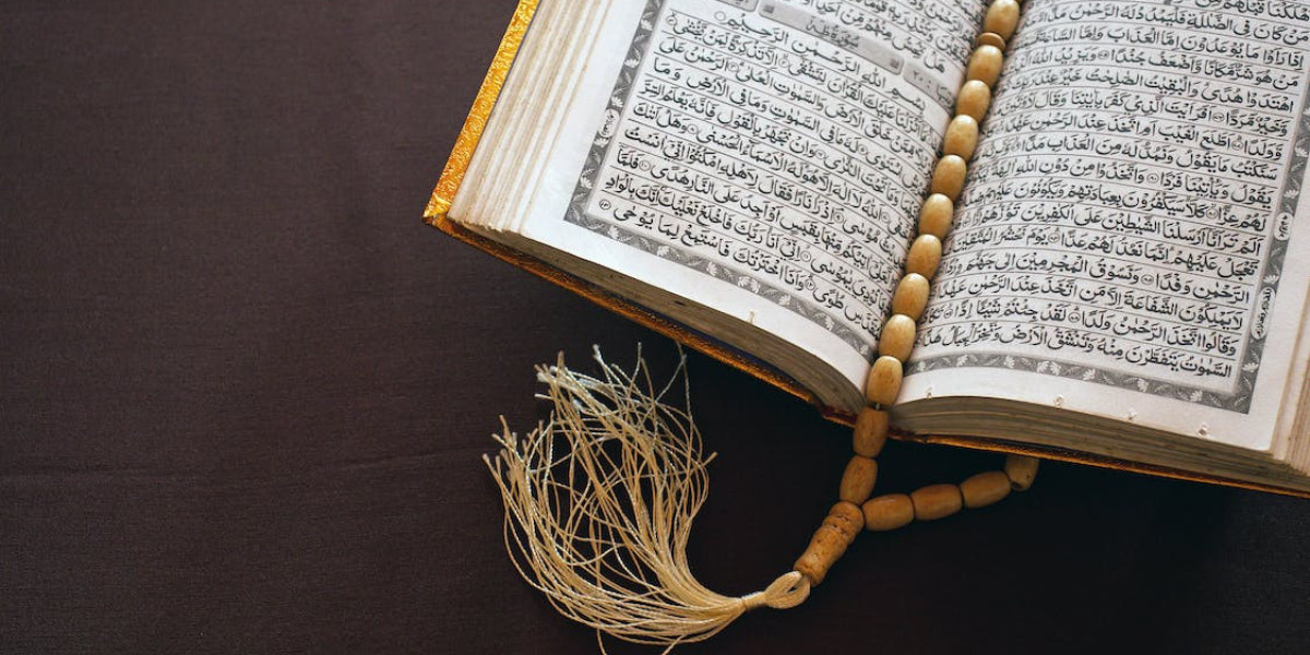 Unlock the Quran’s Wisdom with Our Top Online Quran Academy