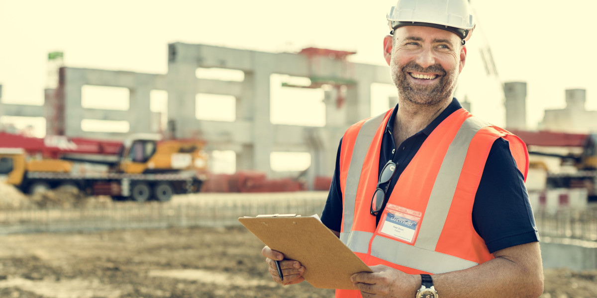 5 Reasons Why a Labourer CSCS Card in London is Essential for Construction Workers