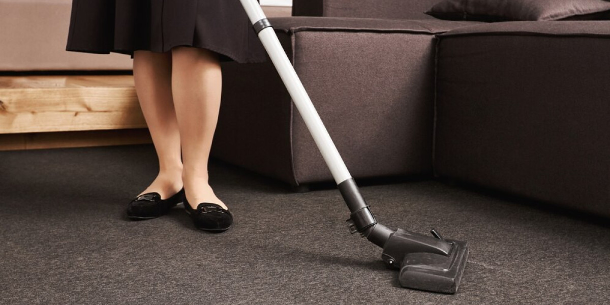 What is typically included in an Office Cleaning Service Oakland offers for a professional workspace?