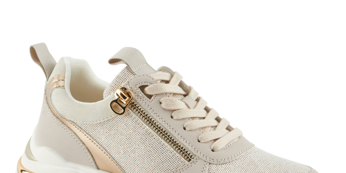 What Are the Best Waterproof Sneakers for Women’s Fashion?
