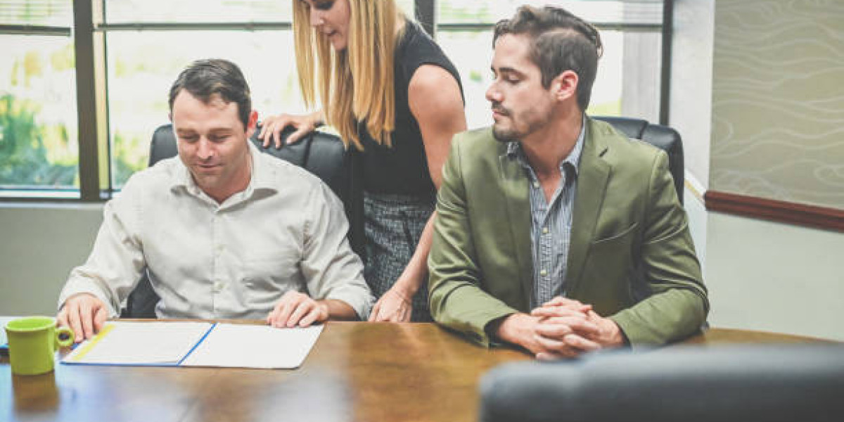 Contract Review Attorney – Protecting Your Business Interests