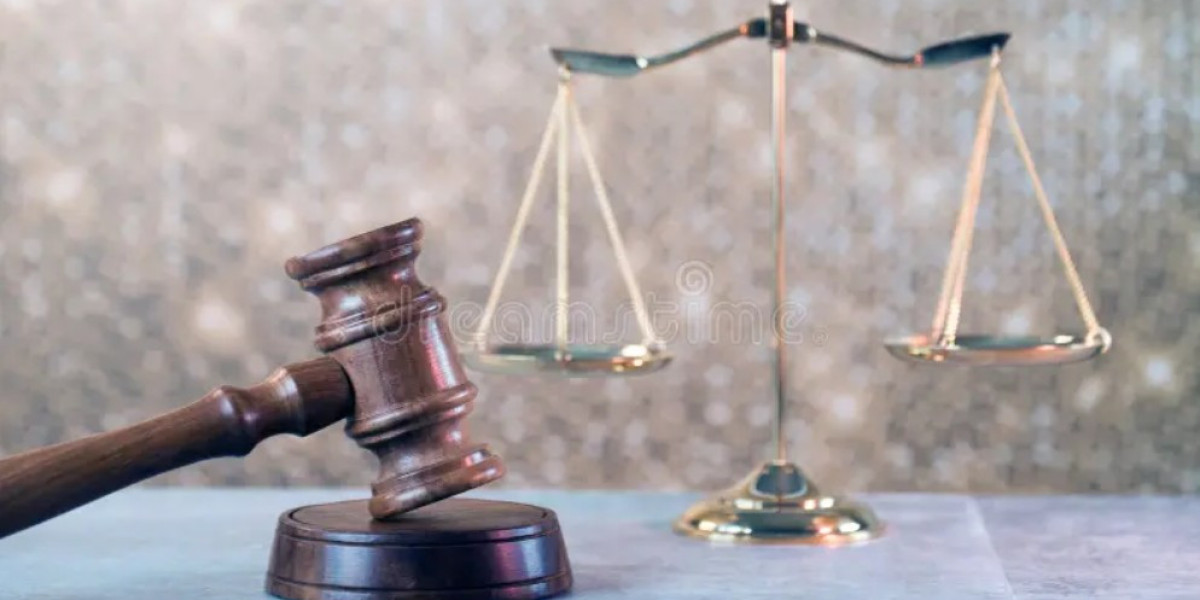 دليلك القانوني المتكامل في الرياض مع مكتب المحامي صالح بالحارث للمحاماة والاستشارات