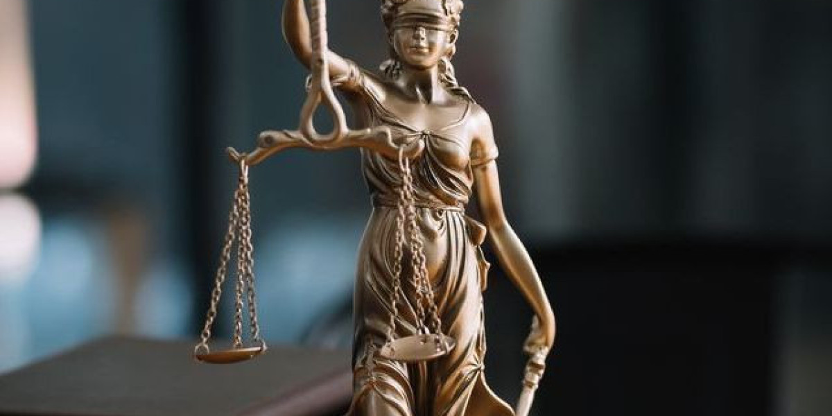 العقوبات القانونية في السعودية: حالات شائعة ودور موقع thelawsa في تقديم الاستشارات