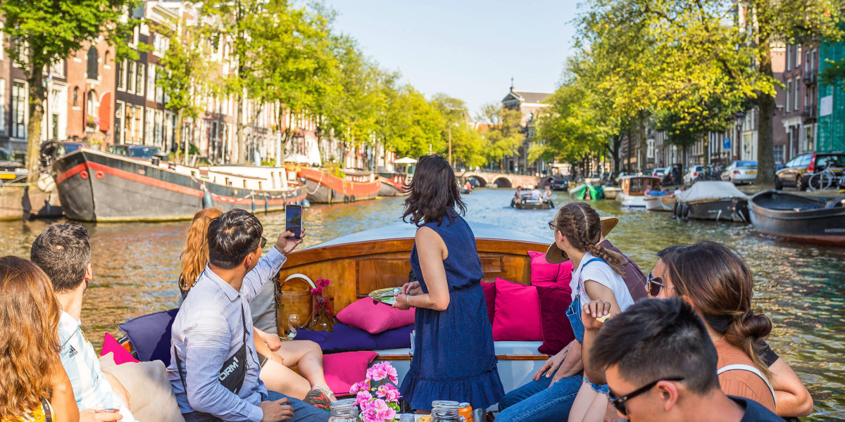 Bike and Boat Cruise Amsterdam Central Station