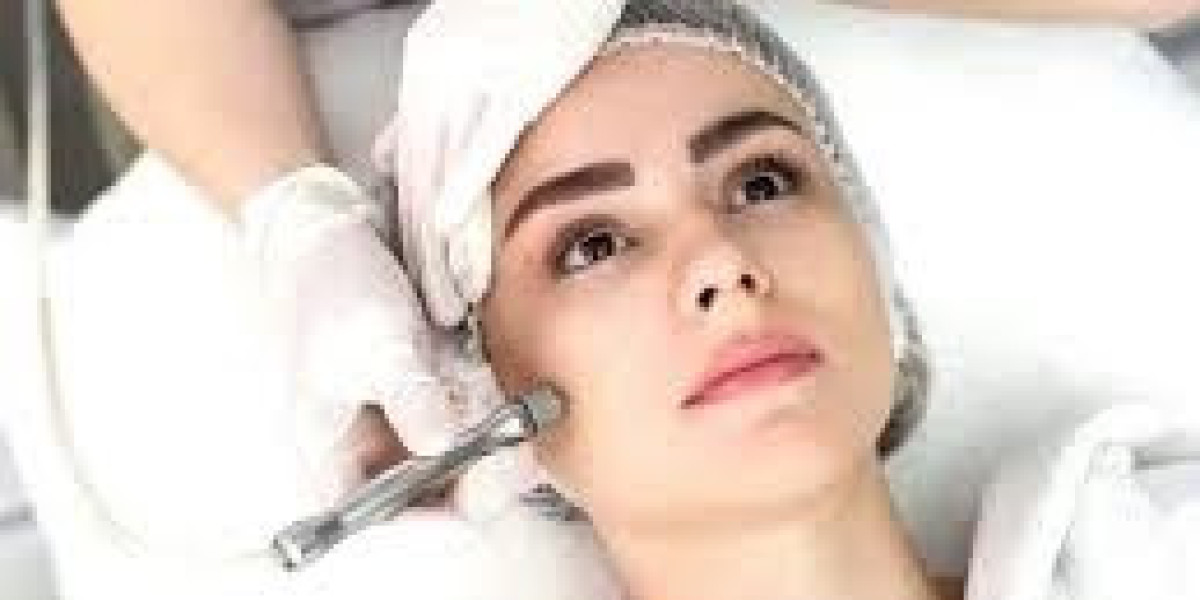 Glow Up Riyadh: HydraFacial Treatment for All Skin Types!