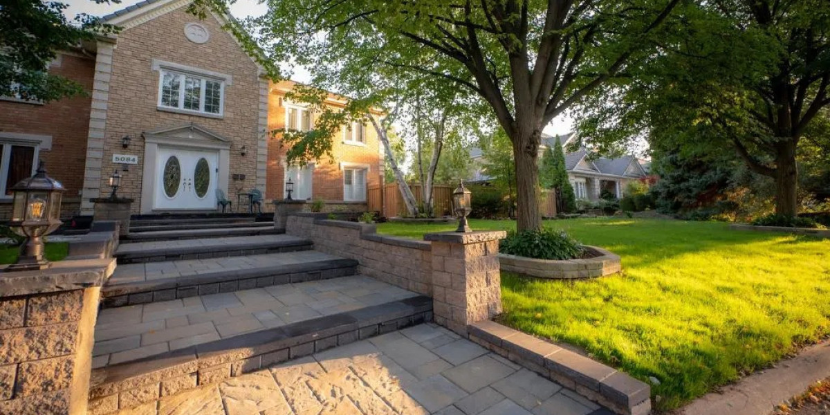 Interlocking Stone Installation in Oakville: Driveways & Walkways