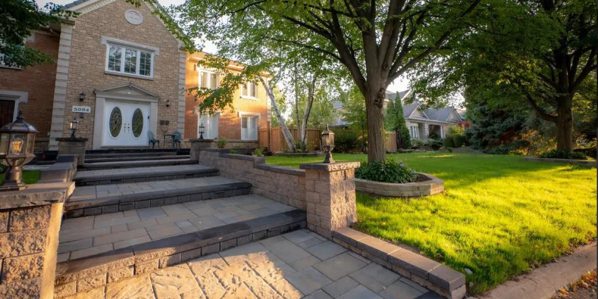 Interlocking Stone Installation in Oakville: Driveways & Walkways