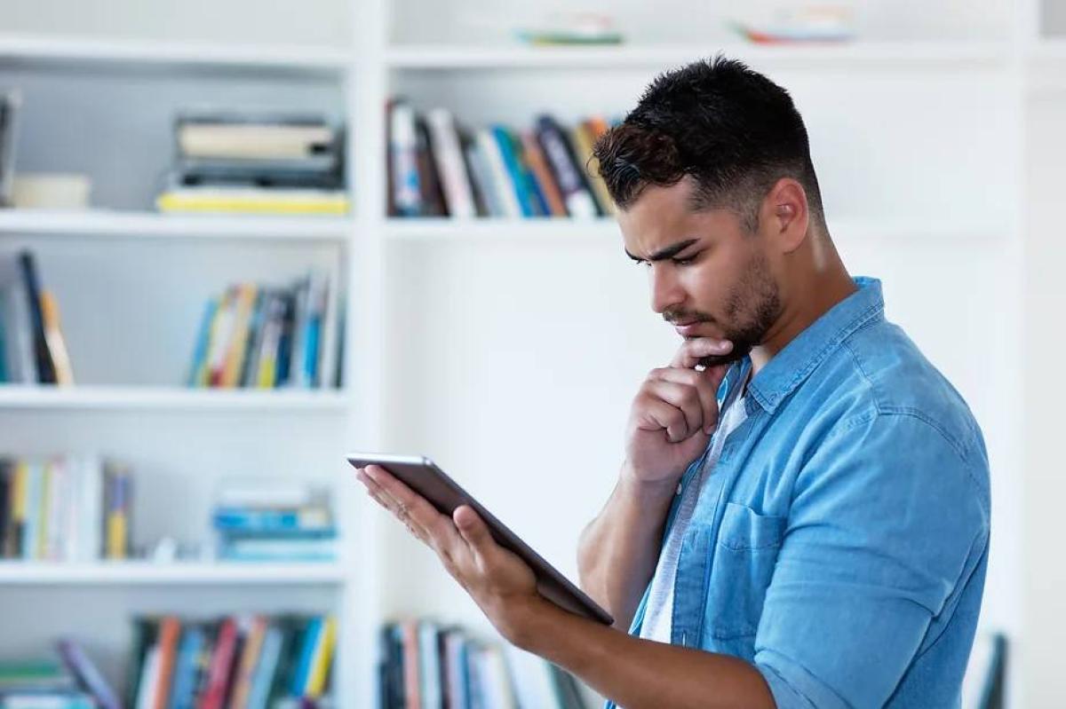 Top 9 ECommerce Trends 2025: What’s Shaping The Future | Author Swati Lalwani | Sociomix