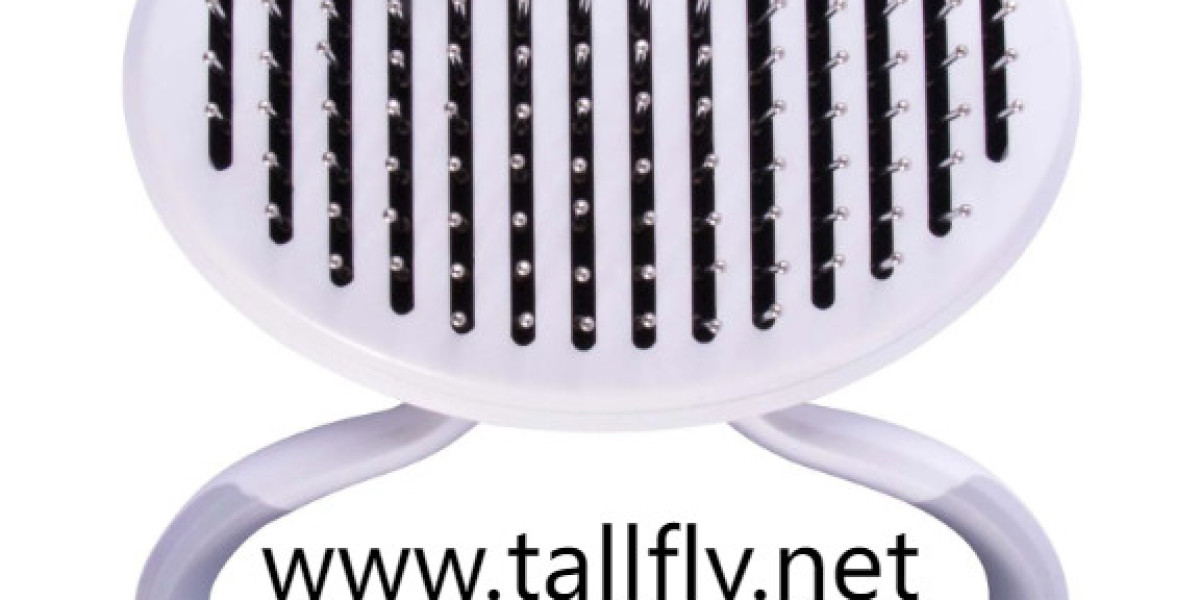 Transform Mobile Pet Care through Innovative Comb Design