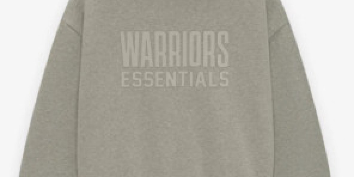 Essentials Relaxed Fit Hoodie – A Classic and Timeless Design