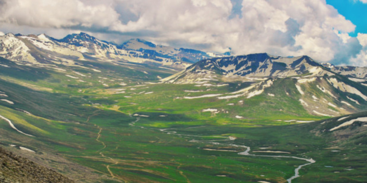 Top Naran Kaghan Tour Packages from Karachi for 2025 Travelers