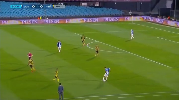 Llanto de Leonel Jaime en pleno partido de Peñarol.
