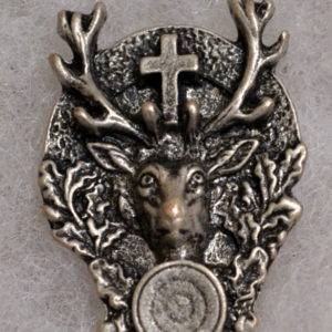 Hat or lapel pin in pewter depicting the St. Hubertus deer head with cross between antlers and target below chin.