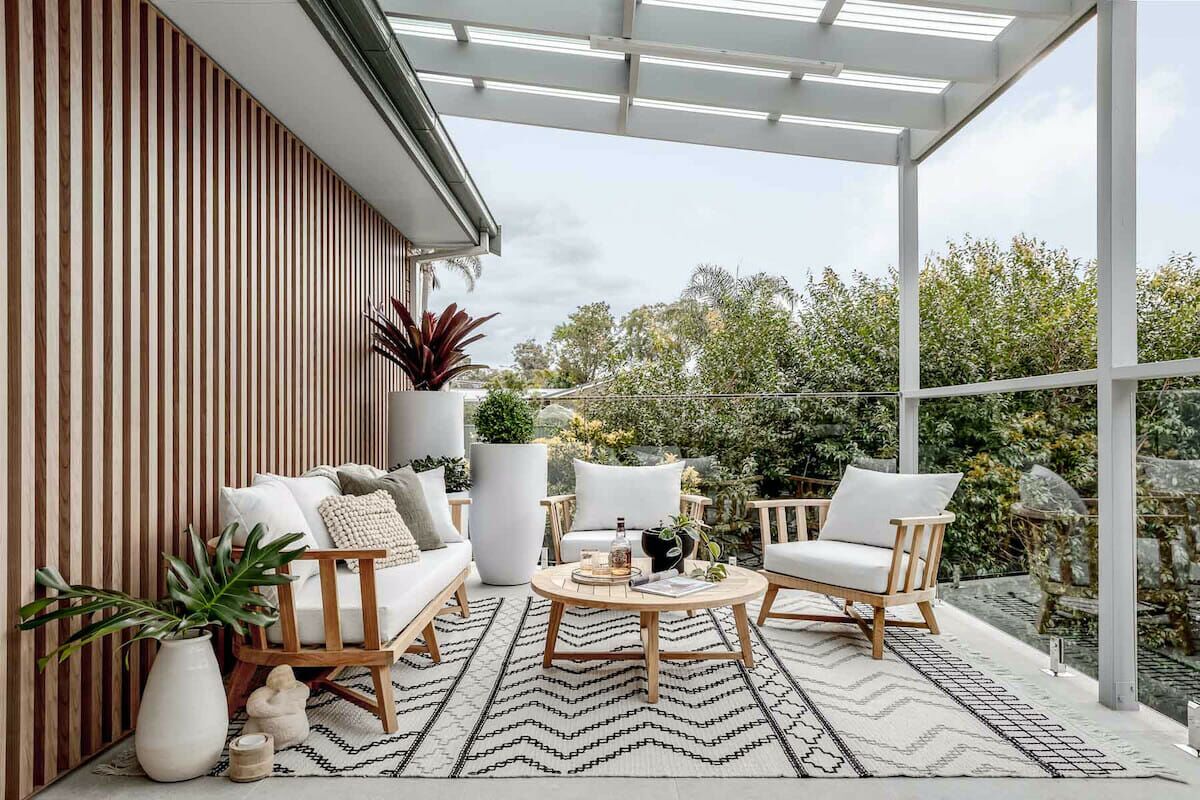 Creating a Relaxing Oasis: Small Balcony Design Tips