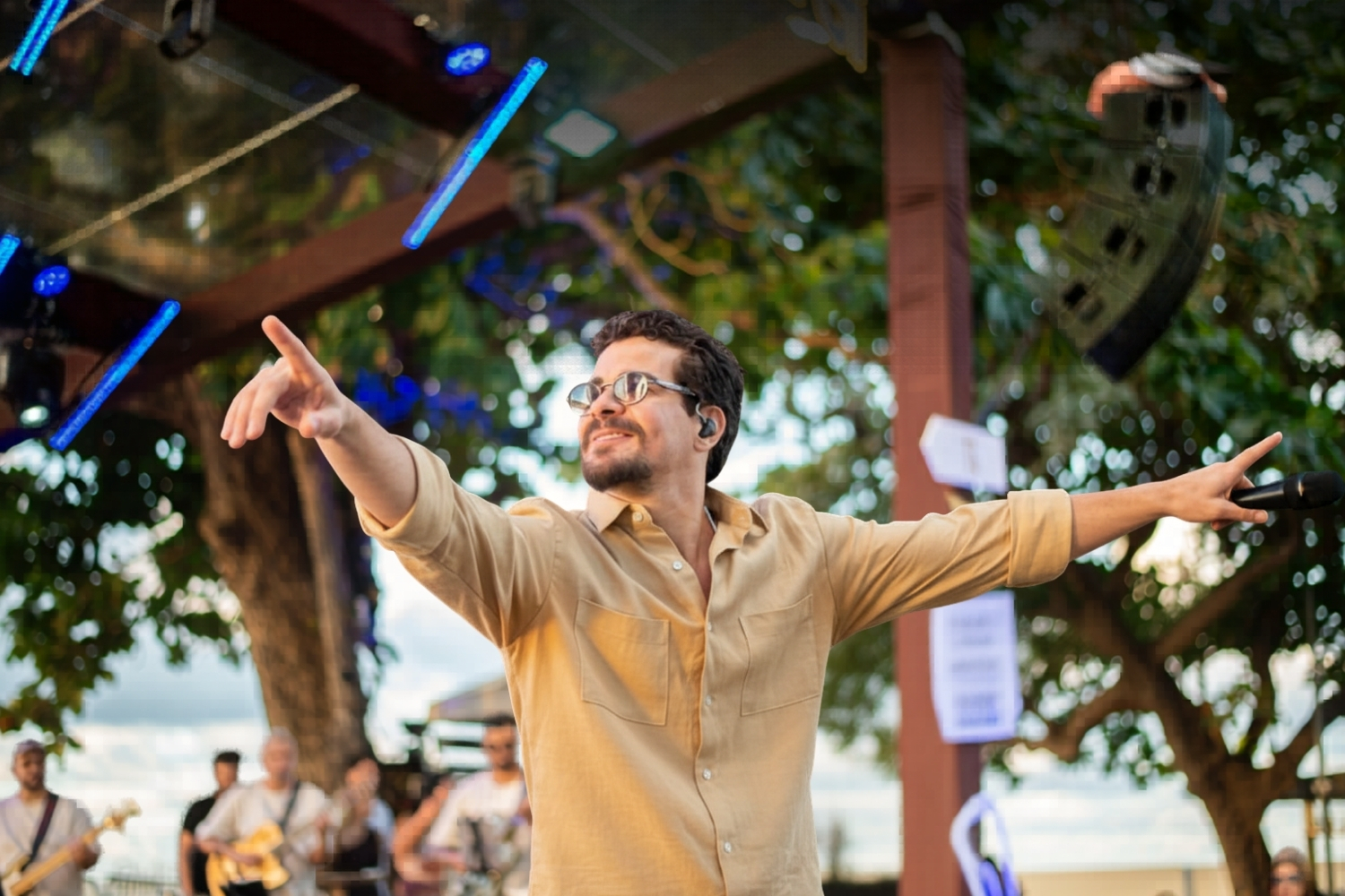 Thiago Martins lança "Quintal do TG – Volume 4" e consolida celebração do samba ao pagode com conexões entre Rio, Noronha e Vitória 2 155f4a6c bbb7 4ab1 8a4d 4628b4a60229 POP CYBER