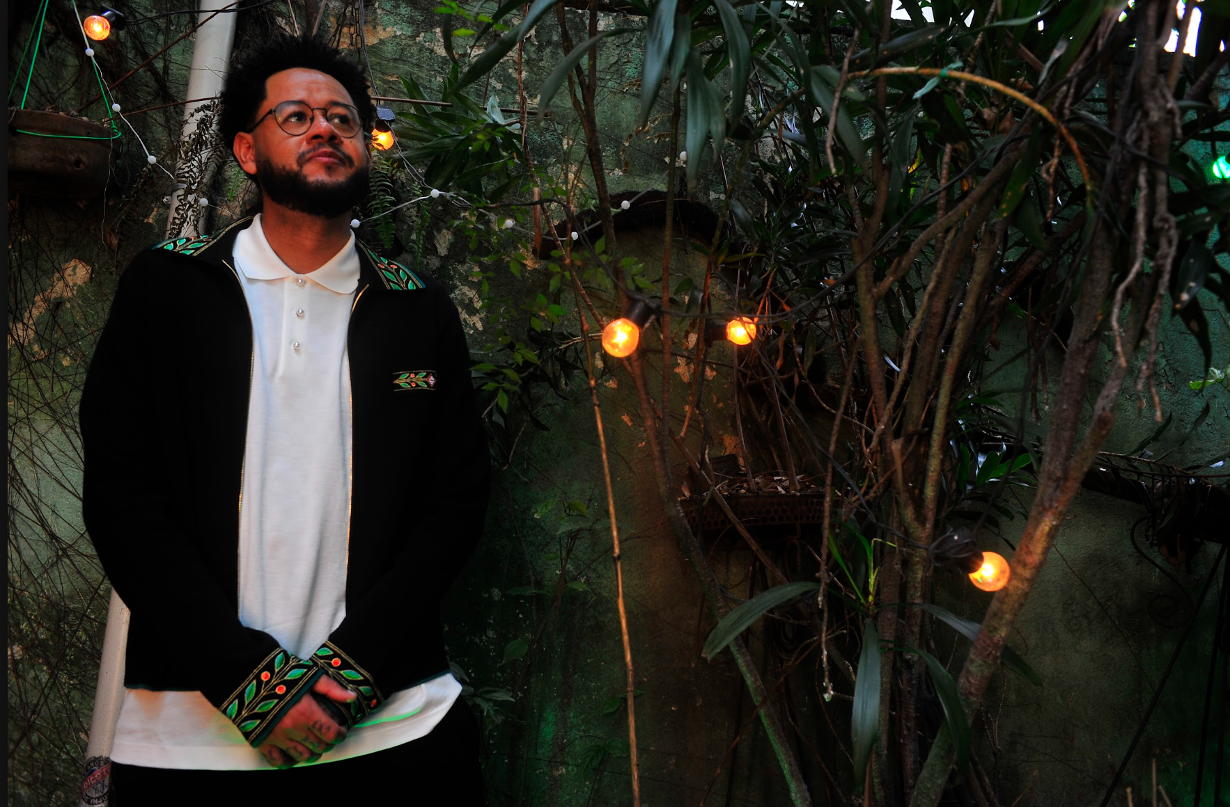 Museu da Cultura Hip Hop RS recebe Emicida para sessão de autógrafos