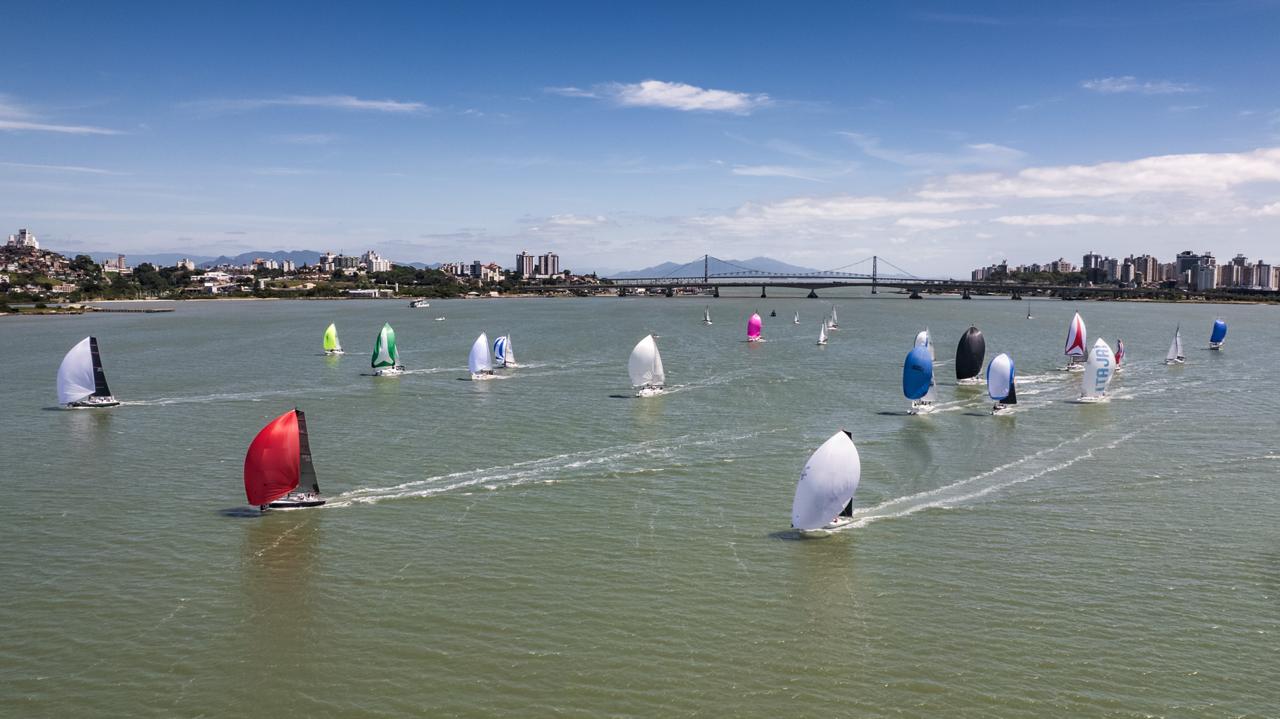 Regata Volta à Ilha