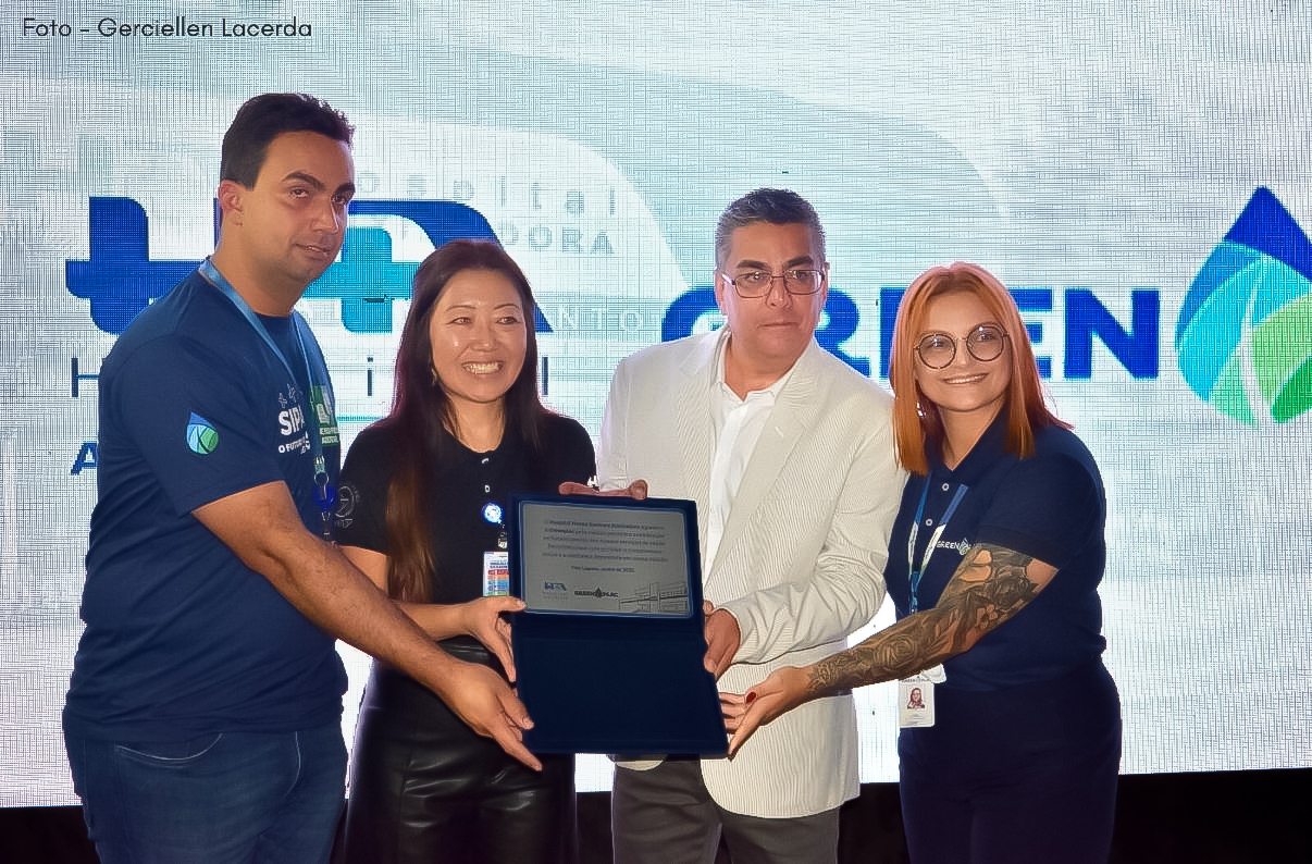 Greenplac recebeu placa de honra pela responsabilidade social atráves da doação dos MDFs ao Hospital Auxiliadora. (Foto: Divulgação/Gerciellen Lacerda)