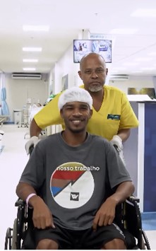 Descontração garantida durante a brincadeira do jogo do bingo, que reuniu pacientes da clínica médica, cirúrgica e até da UTI.