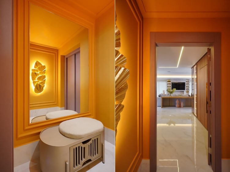 Para o apartamento que ocupa todo o andar do edifício, a arquiteta Rosangela Pena realçou o elevador ao promover o envelopamento das portas com um acabamento em couro | Fotos: Sidney Doll