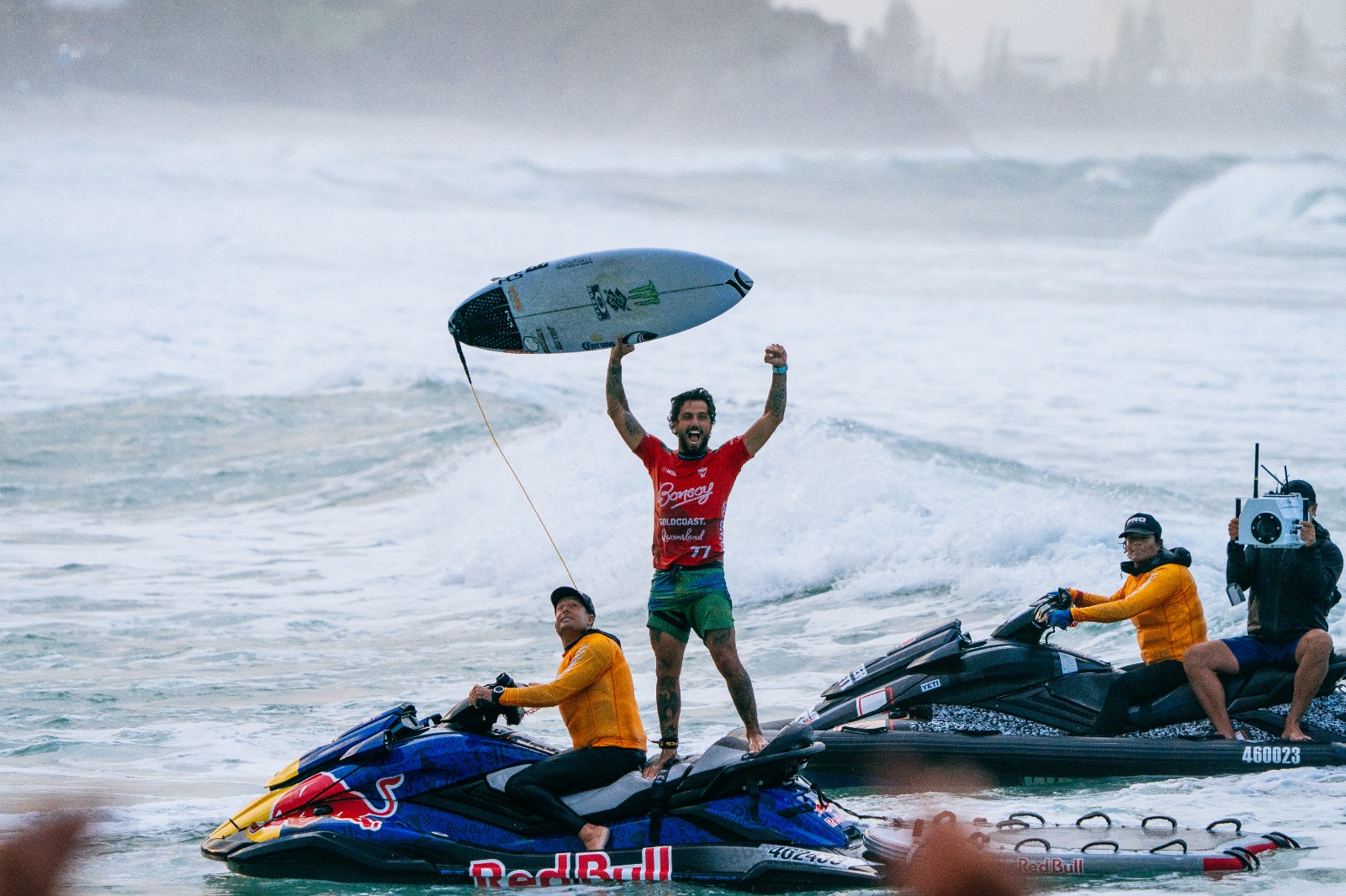 Filipe Toledo é campeão em Gold Coast